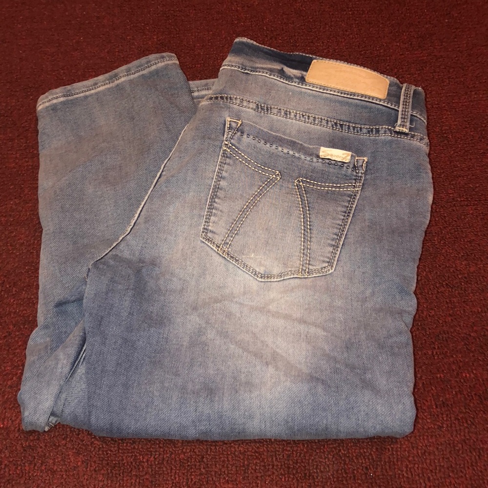 7 for all man kind. Capris size 10